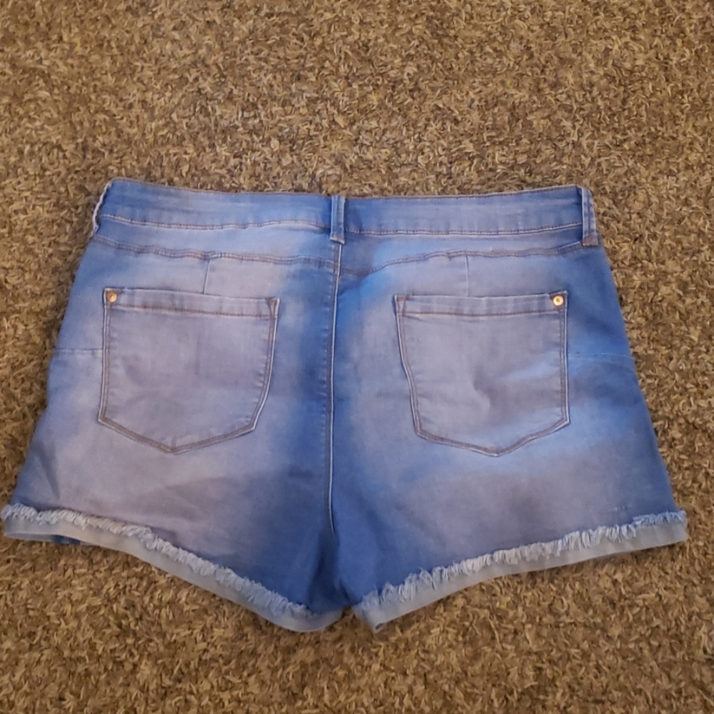 Shorts - Picture 2 of 2